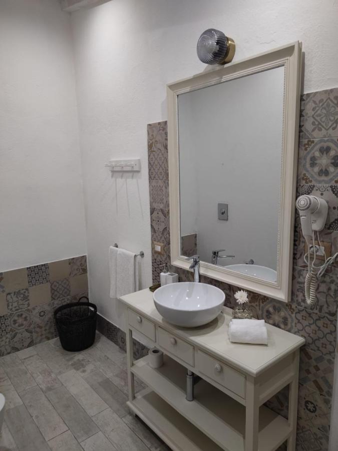 Hibiscus Comfort Stay Quartu Sant'Elena Eksteriør billede