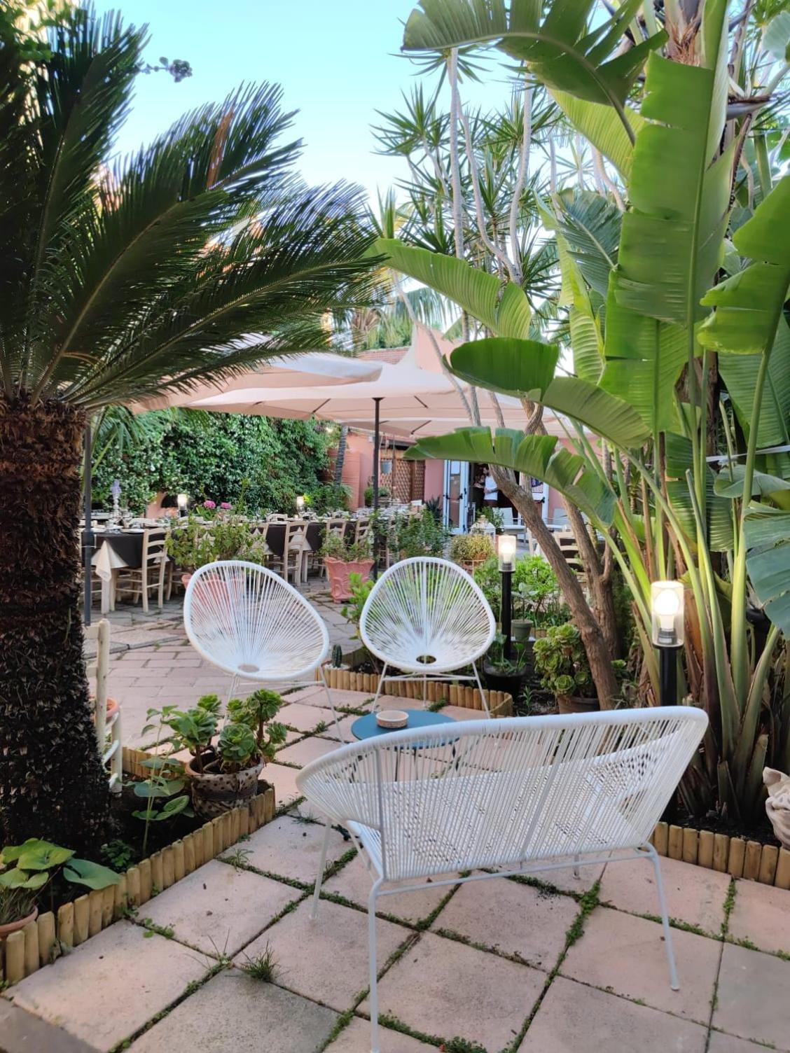 Hibiscus Comfort Stay Quartu Sant'Elena Eksteriør billede